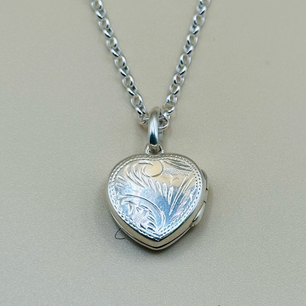 Dainty Vintage Sterling Silver Heart Locket